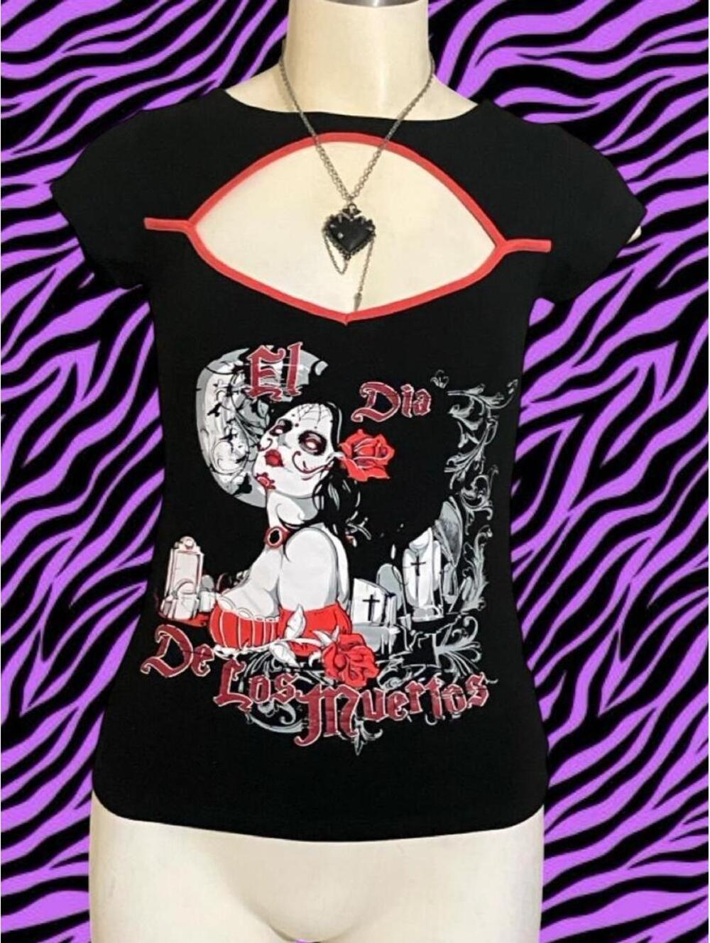 NWOT Too Fast Brand Black & red El Dia De Los Muertos graphic tee